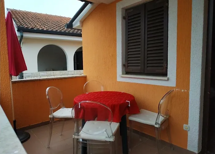 Πανσιόν Sanja 3*